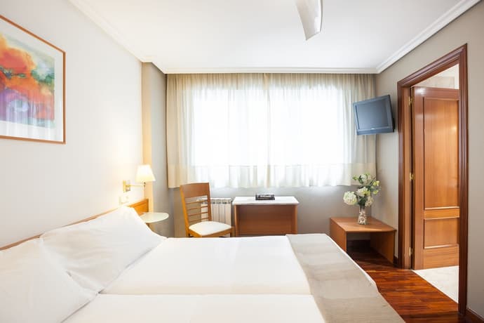 Zumaia Hotela, Primary image