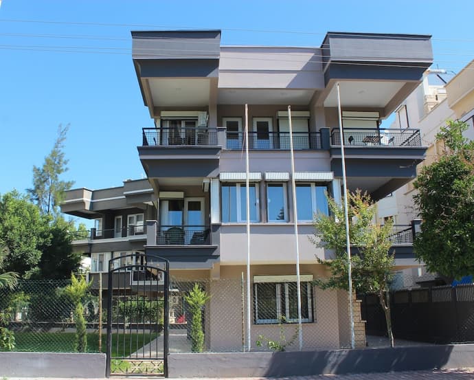 El Mundo Suites, Primary image