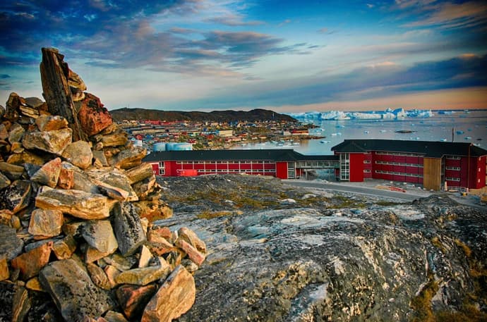 Hotel Arctic, Primary image
