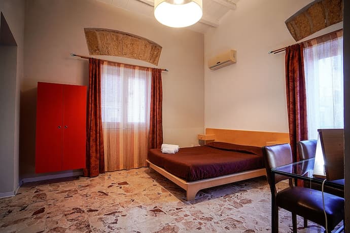 Casa Lerux, Primary image