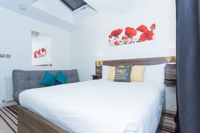 Langley Guest House, Primary image