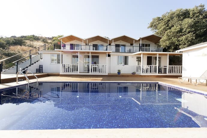 Metin's Gumusluk, Primary image