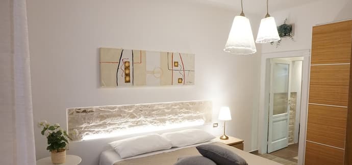 Dimora Elizabeth II, Primary image