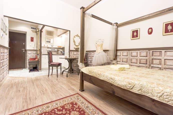 Apartament Scarlet, Primary image