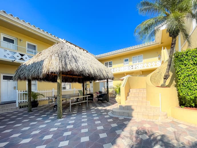 The Palms, Primary image