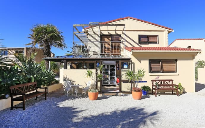 Onetangi Beach Apartments, Reception