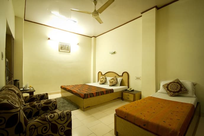 Hotel Woodland Dx, Primary image