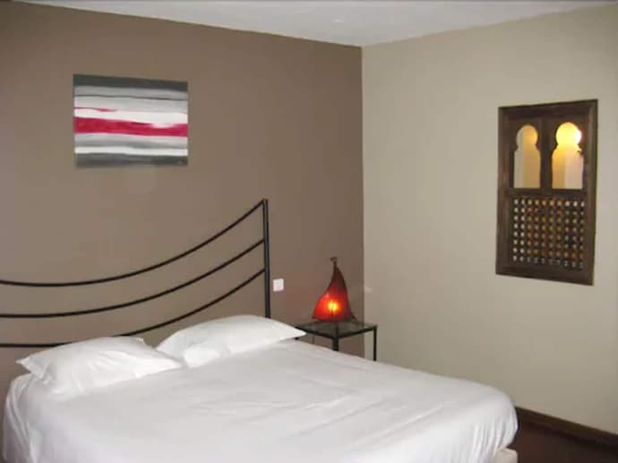 Hotel de la Gare, Primary image