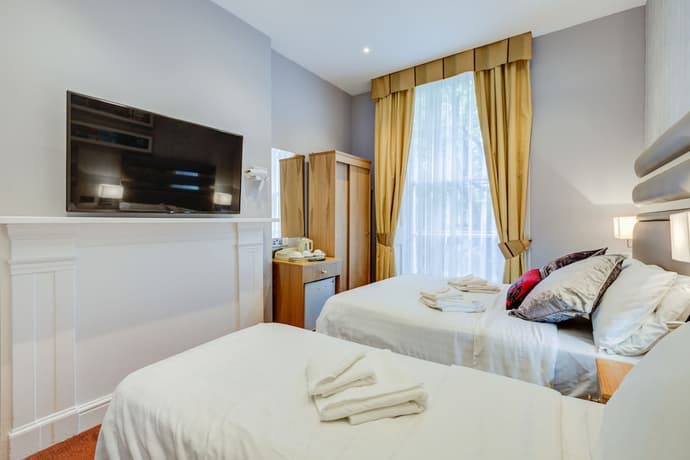 Admiral Hotel at Park Avenue, Primary image