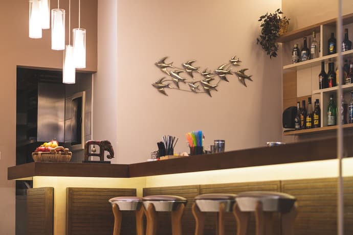 Helios Apartments, Interior entrance