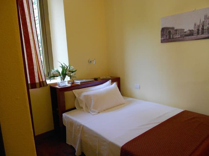 Hotel Minerva, Primary image