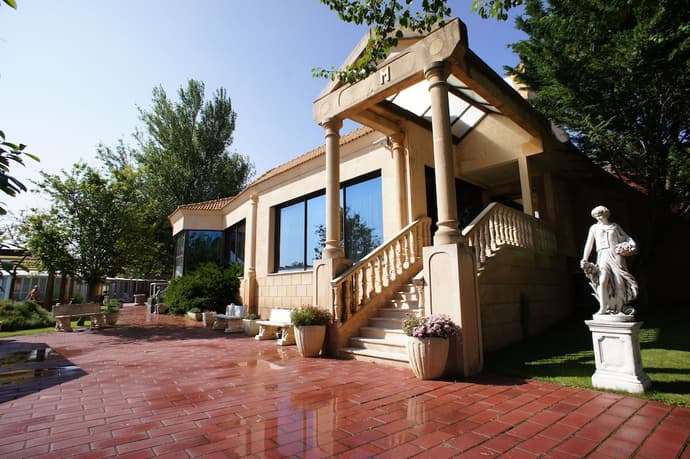 Montermoso, Primary image