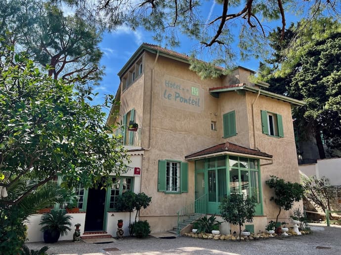 Le Ponteil, Primary image