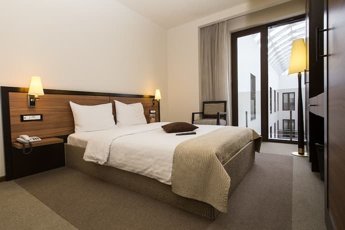 Europa Royale Bucharest, Primary image