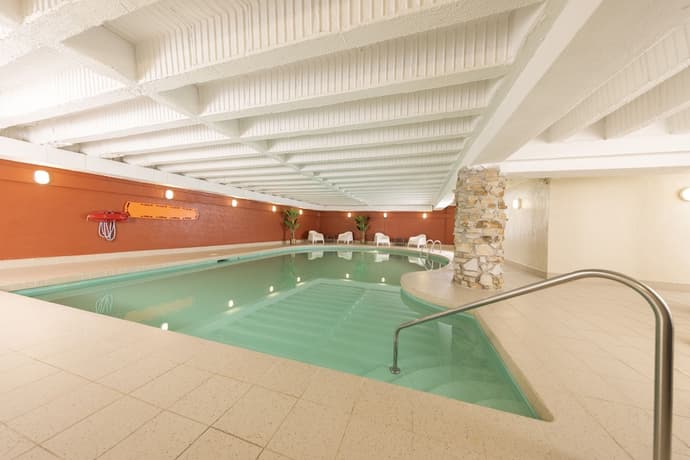 Hôtel du Nord, Primary image