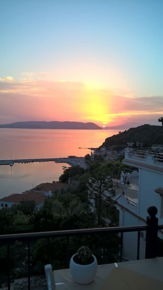 Aegean Wave Hotel, Primary image