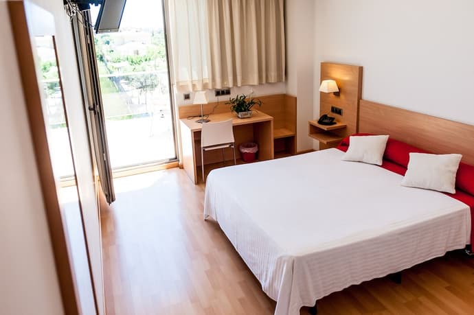 Hotel Bag, Primary image