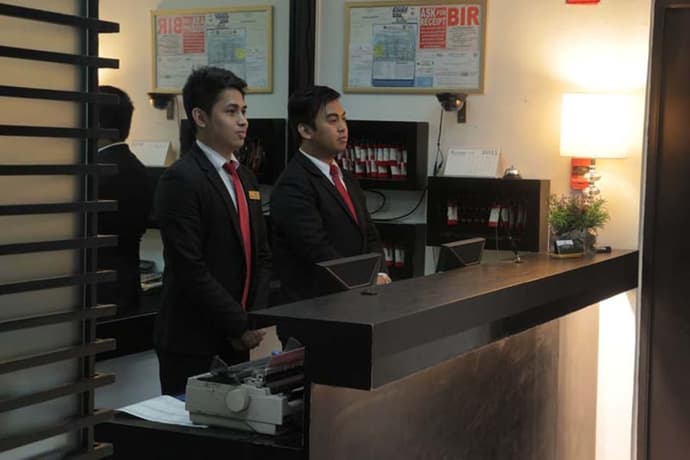 Prince Plaza II Hotel, Reception