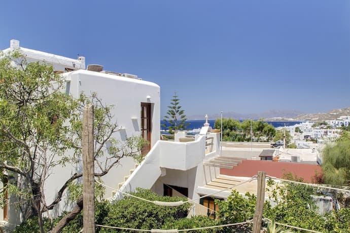 Studios and Suites Rania, Primary image