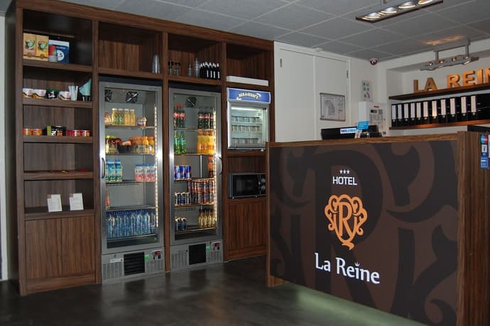 Hotel La Reine, Reception