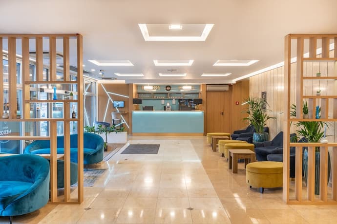 Medos Hotel, Primary image