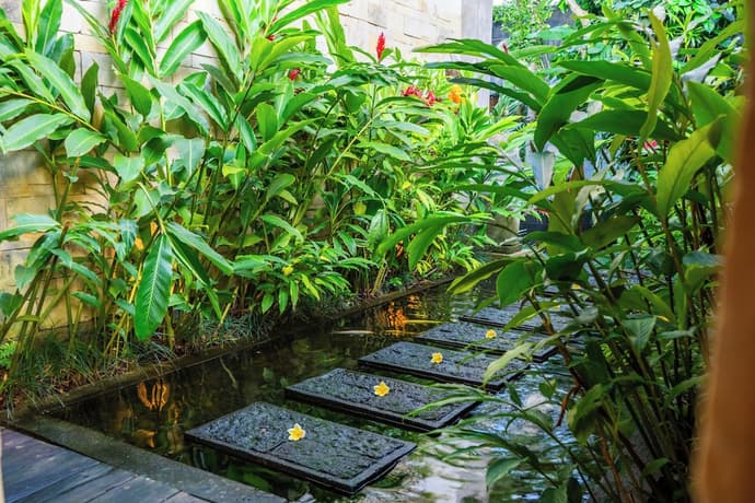 Purana Suite Ubud, Interior entrance