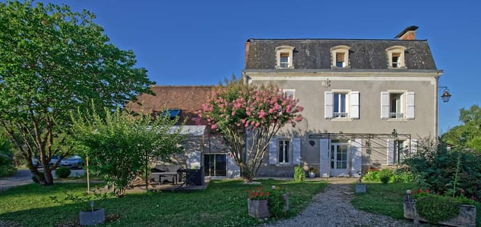 Le Kouloury, Primary image