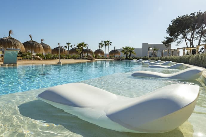 Eques Petit Resort, Primary image