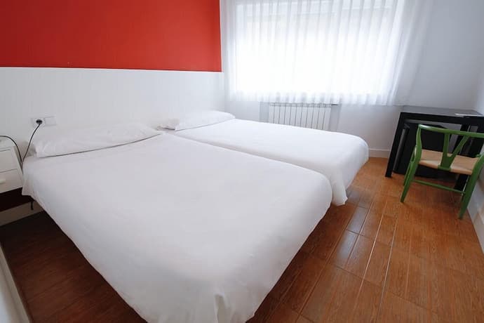 Hostal Misericordia, Primary image