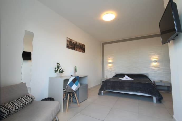 Piano Monaco, Primary image