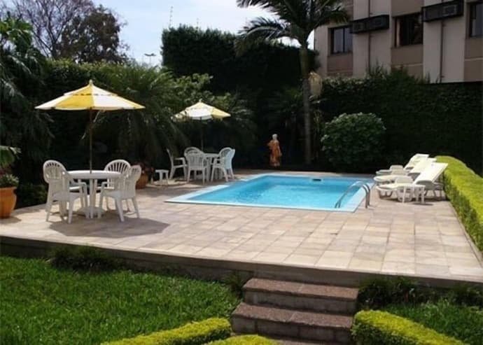 River Hotel, Primary image