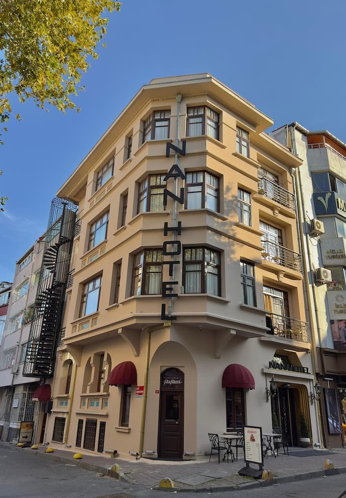 Nan Hotel, Primary image