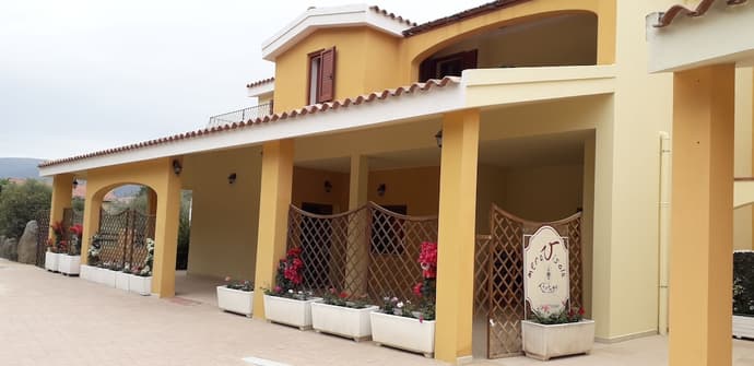 Meravisola, Primary image