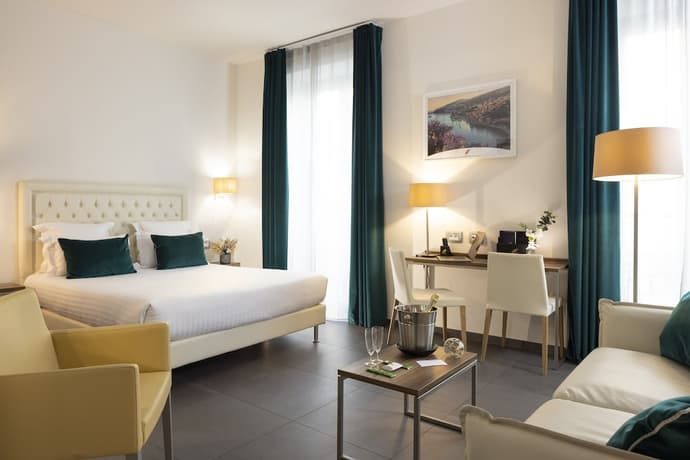 Nice Azur Riviera, Primary image