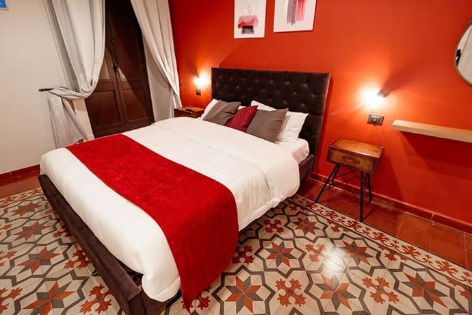 Siculis, Primary image