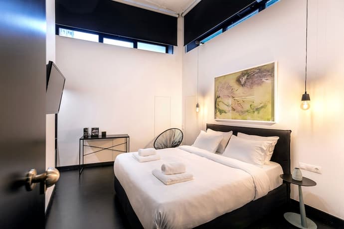 Nin&Bau Sarri 2, Primary image