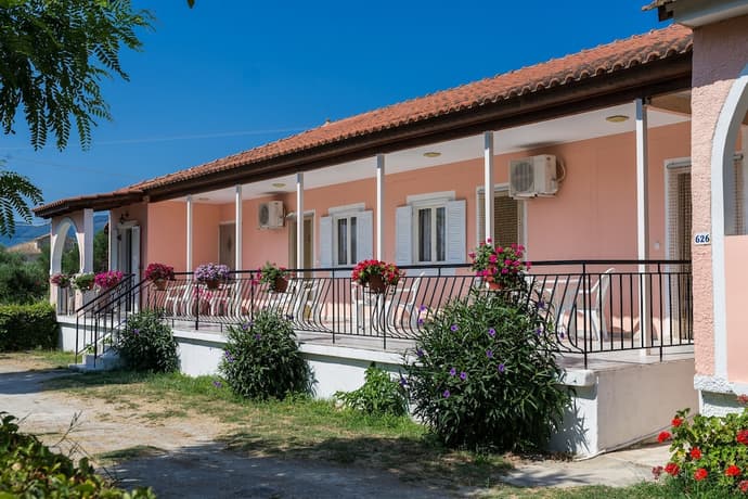 Roussa's Studios and Apartments, Primary image