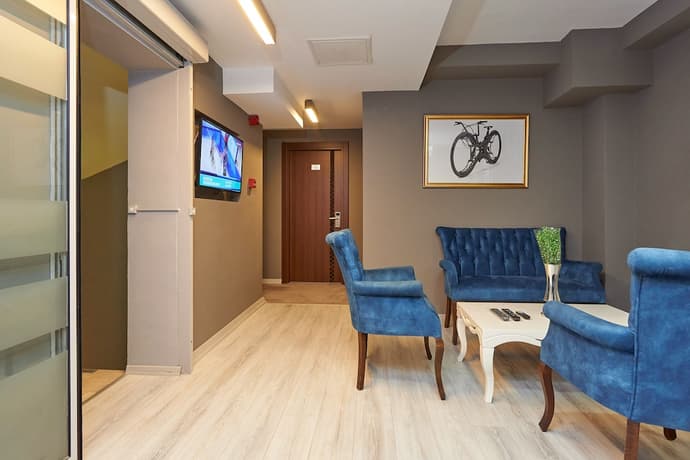 Renzo Hotel, Primary image