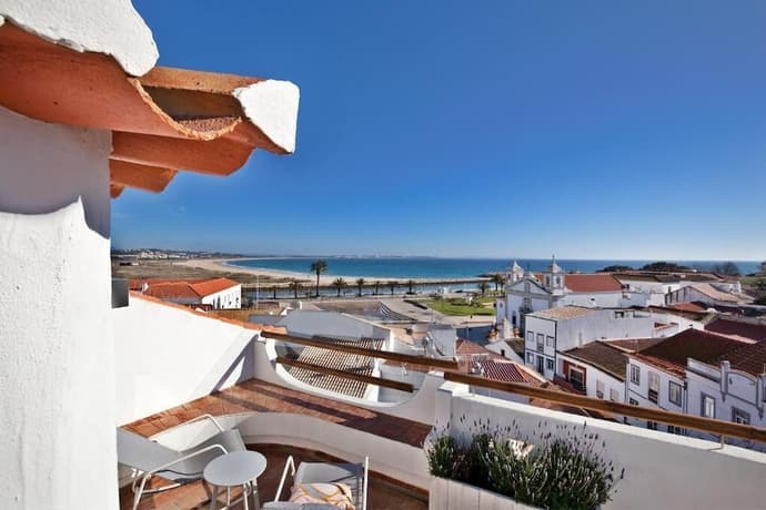 The Salty Lodge, Primary image