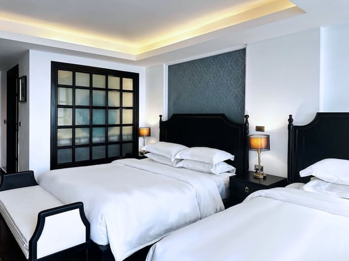 Glory Boutique Suite, Primary image