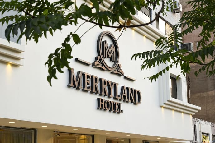 New MerryLand Hotel, Primary image
