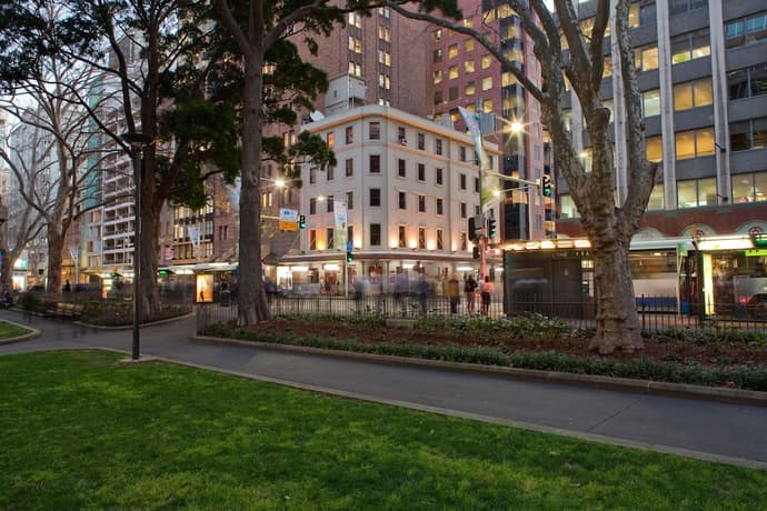 The Occidental Hotel, Primary image