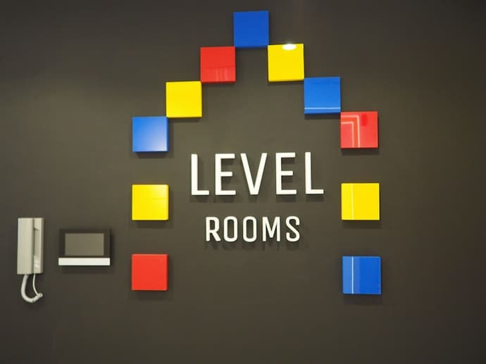 Level Rooms, Primary image