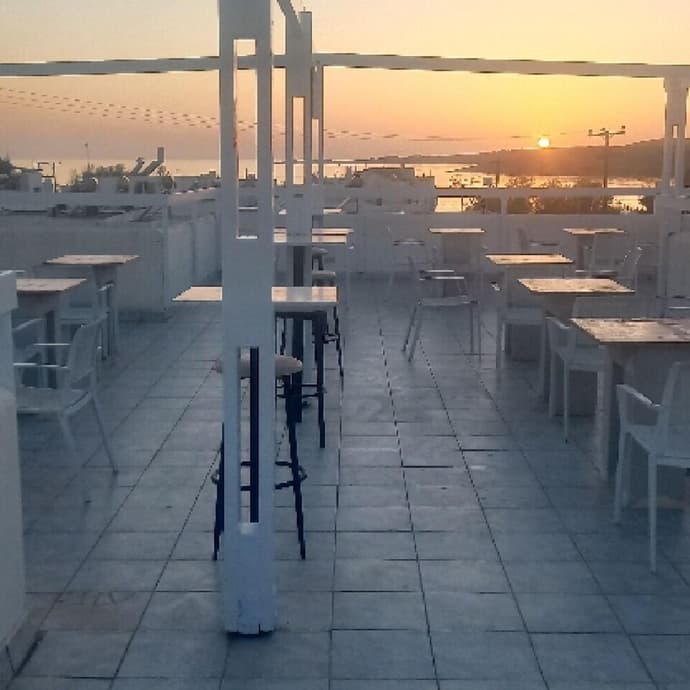 Jimmy's cheap rooms, Primary image