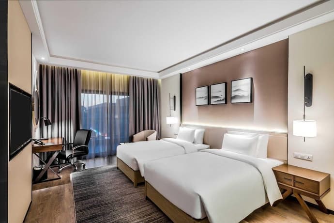 Aber Al Takhasussi, Primary image