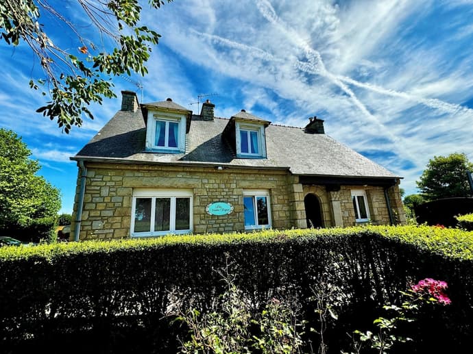 Les Vieilles Digues, Primary image