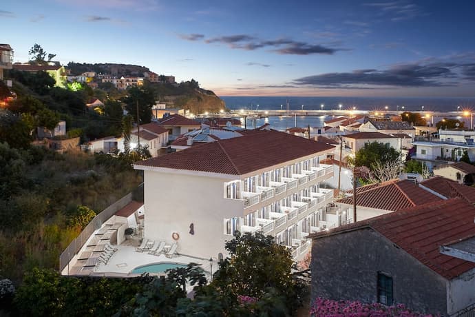 Atheras, Primary image