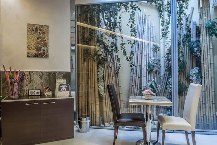 Catone District Hotel, Reception