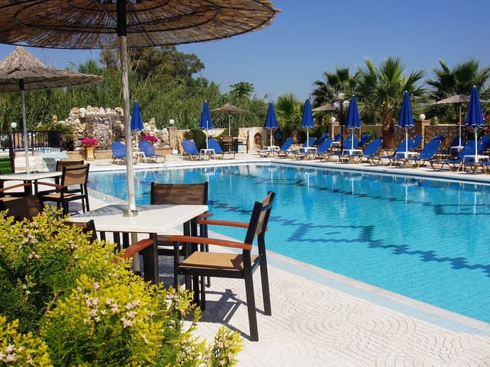 Paradise Apartments, Primary image