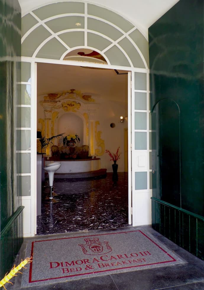 Dimora Carlo III, Primary image